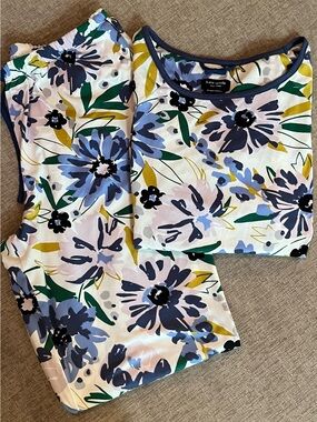 Kate Spade pajama set floral short sleeve super soft and comfy medium